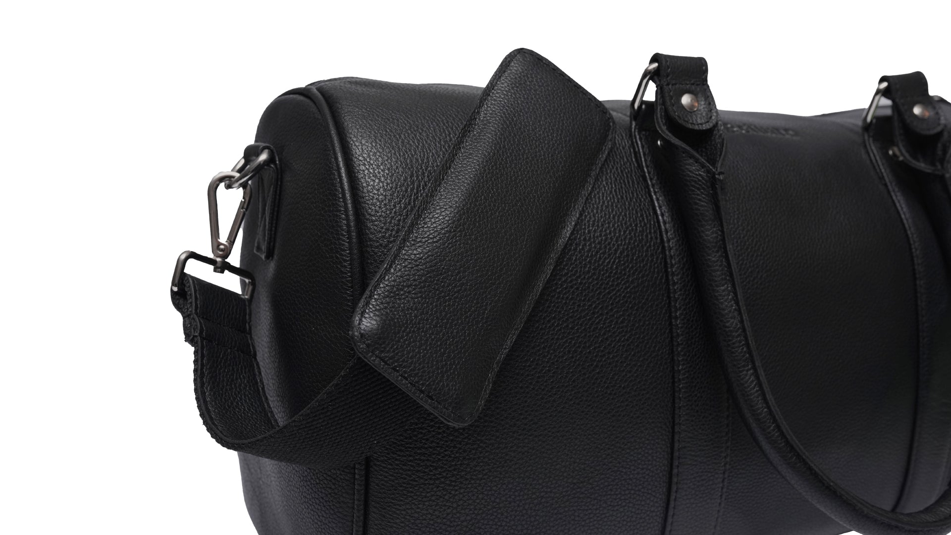Dolomites Leather Weekender Bag – A Timeless Companion for Travel and Fitness