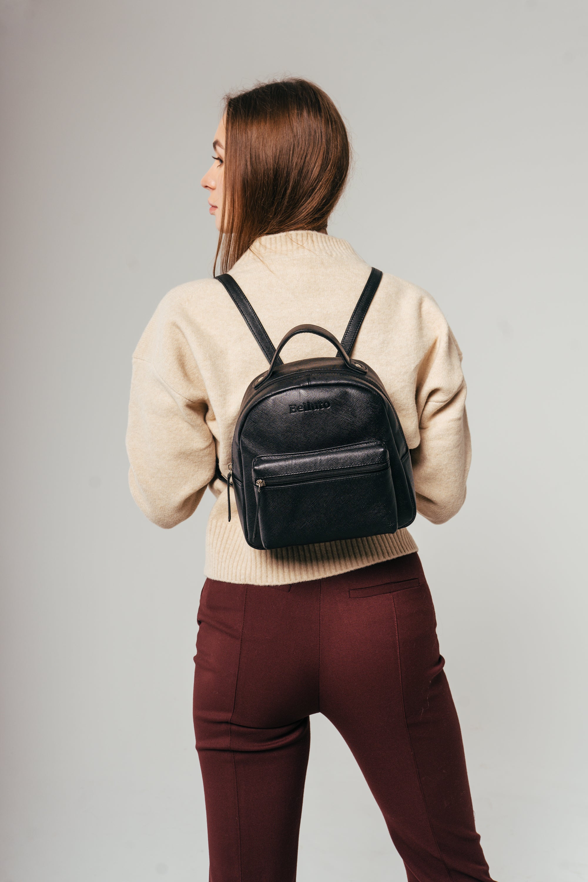 Simbru Black Leather Backpack – Compact Elegance and Functionality