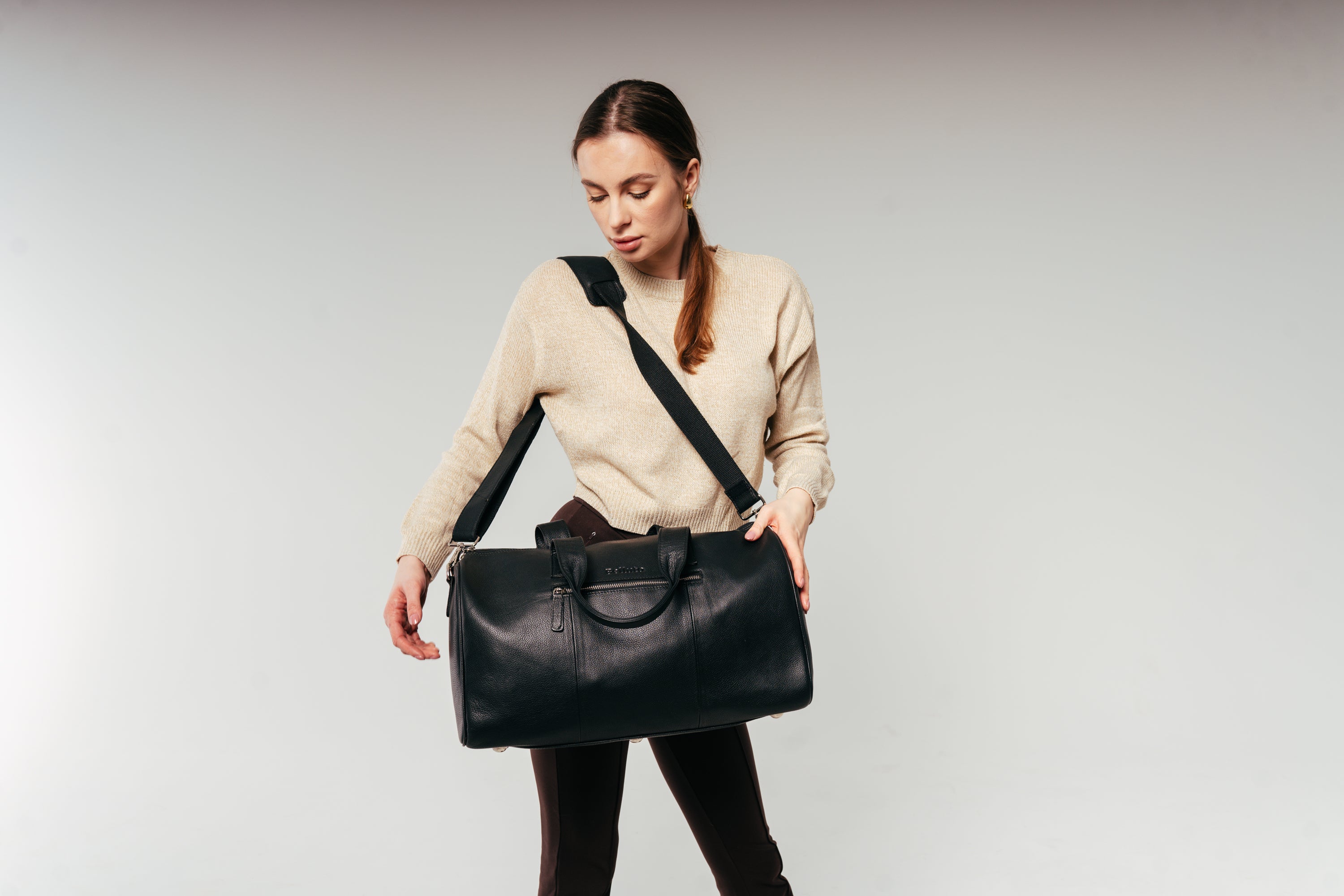 Sasso Luxury Leather Weekender Bag – Sophistication and Functionality