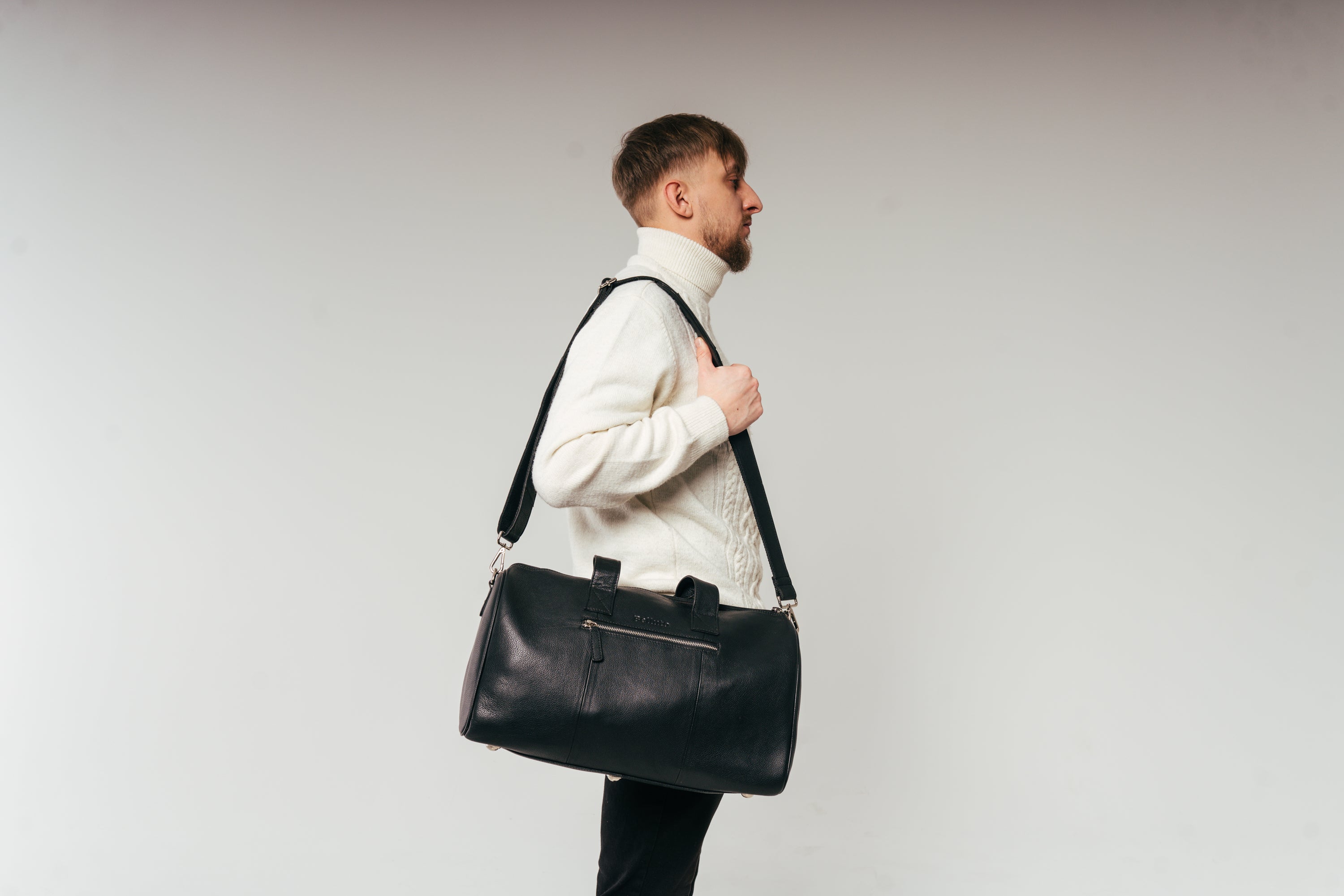 Sasso Luxury Leather Weekender Bag – Sophistication and Functionality