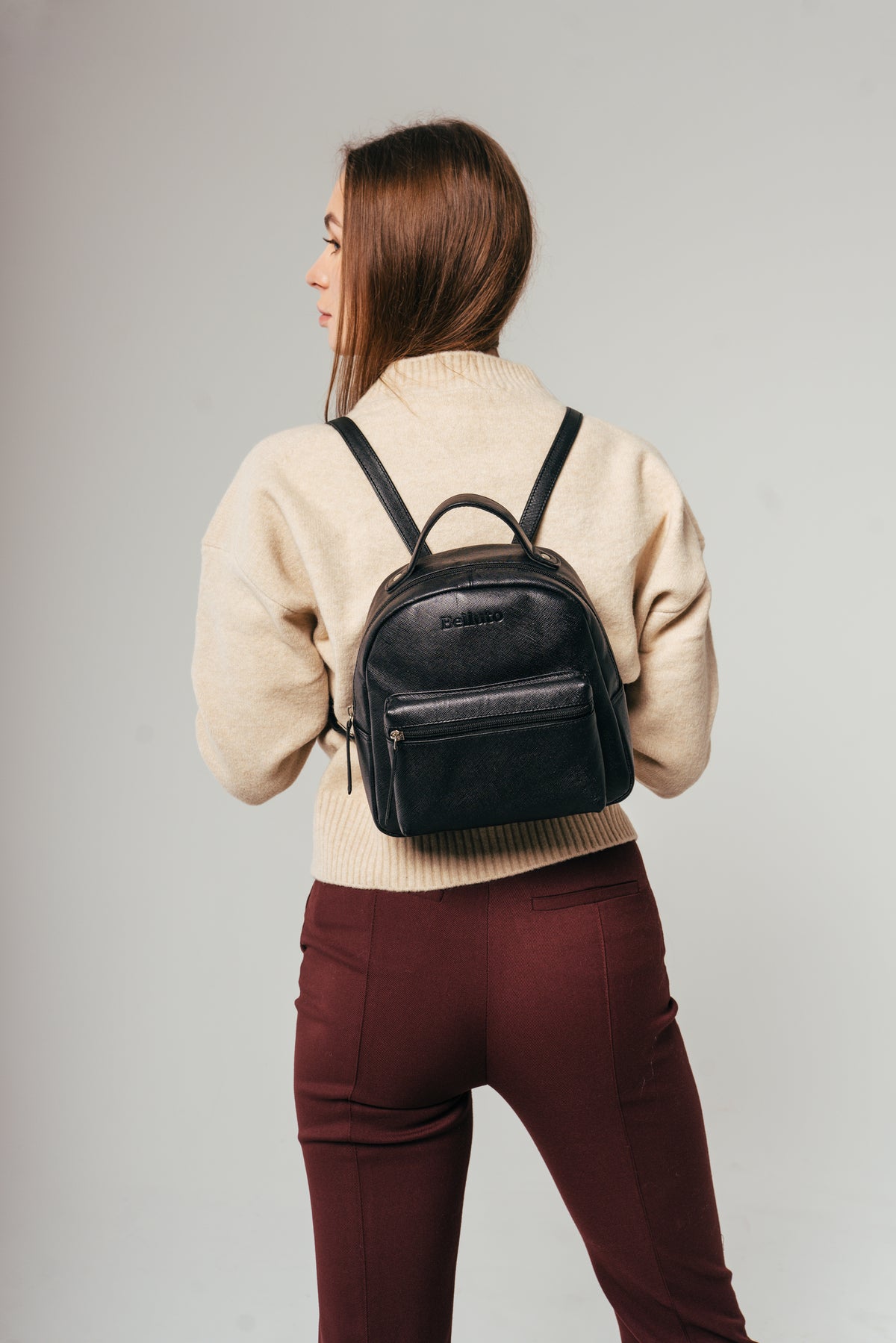 Simbru Black Leather Backpack – Compact Elegance and Functionality