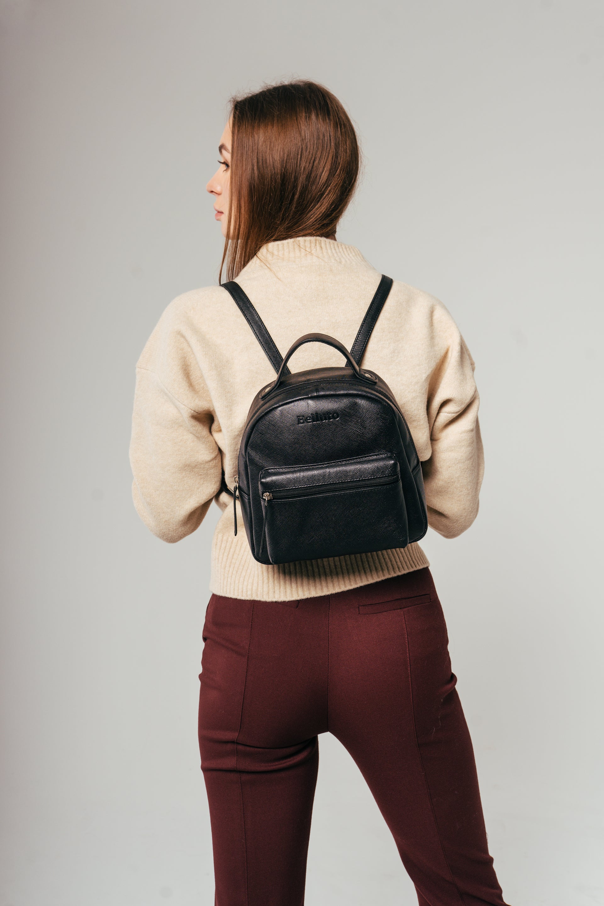 Simbru Black Leather Backpack – Compact Elegance and Functionality