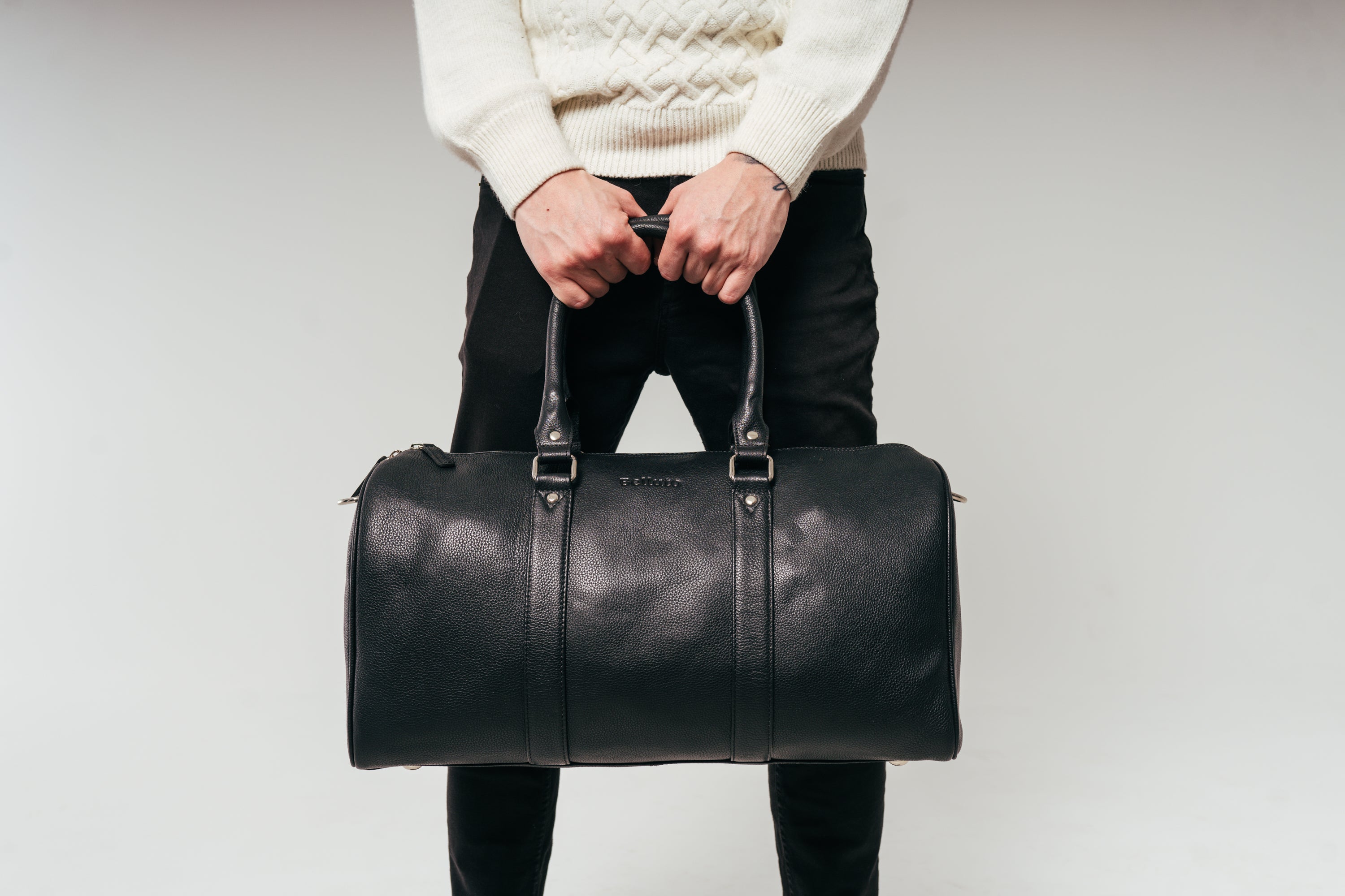 Dolomites Leather Weekender Bag – A Timeless Companion for Travel and Fitness